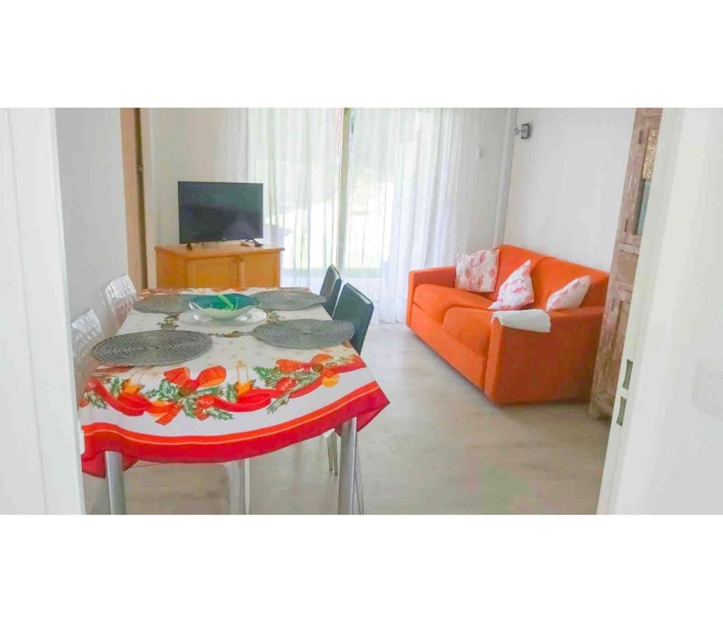 T2 A/c Cote D'azur, Piscine, A 350m, Wifi Apartment *